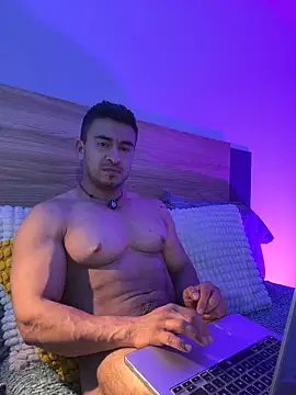 Chris_Clarck Adlı Modelin Canlı XXX Sohbeti