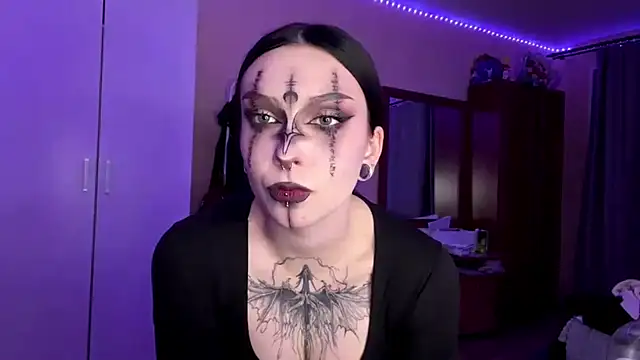 LouraSilviusn Live XXX chat