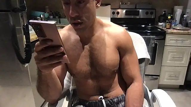 XXX chat uživo modela BigGuyMuscle
