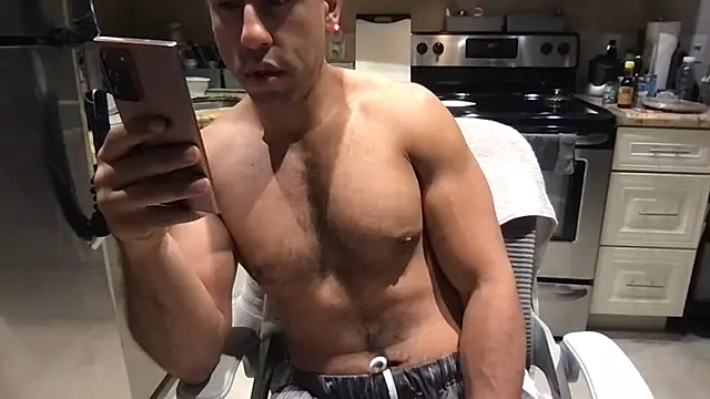 BigGuyMuscle Chat XXX in diretta