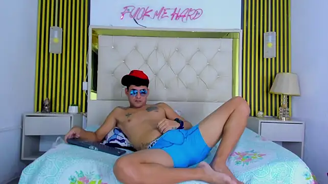 McKinley_Snake Live XXX-chat
