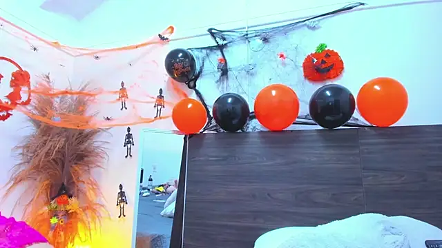 Emawalker_'s Live XXX Chat