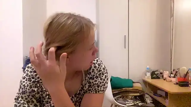 EmeliaNehringn Live XXX chat