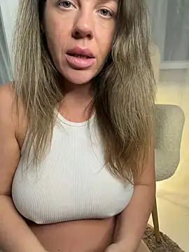 zlat_peach Adlı Modelin Canlı XXX Sohbeti