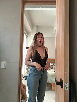 Darling_XXX Adlı Modelin Canlı XXX Sohbeti