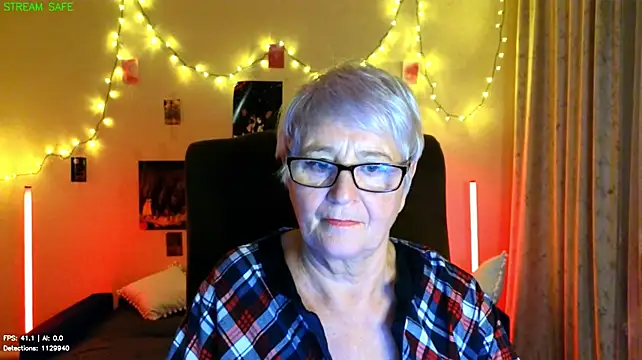 Sandra_Snowflake élő XXX-chatje