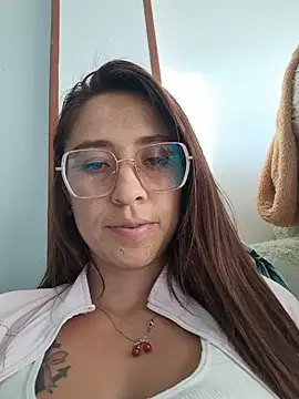 Chat +18 de VALERY-94 ao vivo