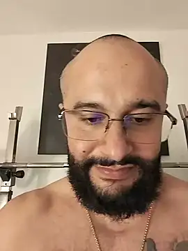 צ'אט XXX בשידור חי של Luke__09