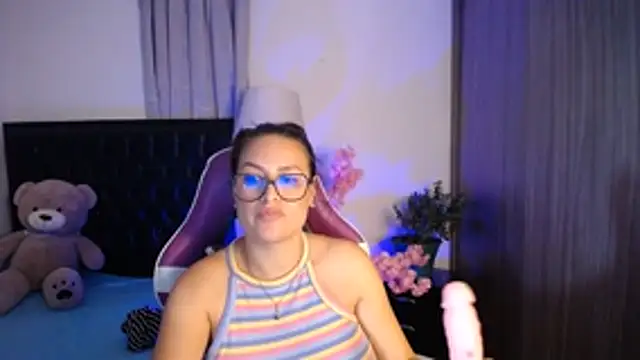 esmeraldaa230's Live XXX Chat