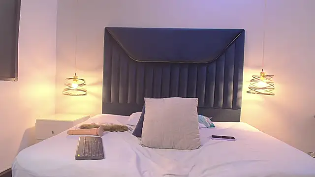 CamilaMoons' Live XXX Chat