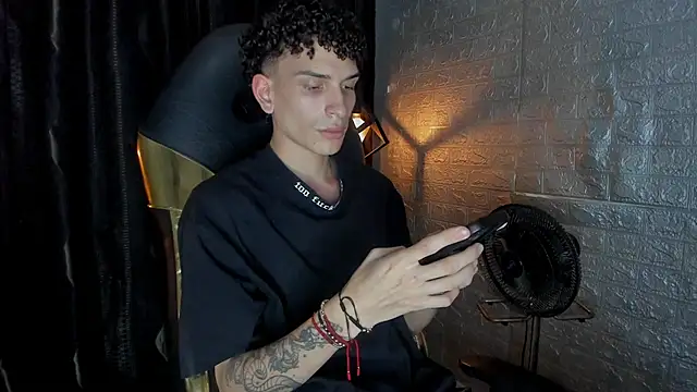 DAMIAN_22 Live XXX-chat