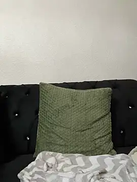 Emi_RoseMaus' Live XXX Chat