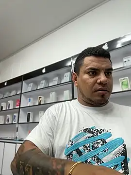 Patricio_02's Live XXX Chat
