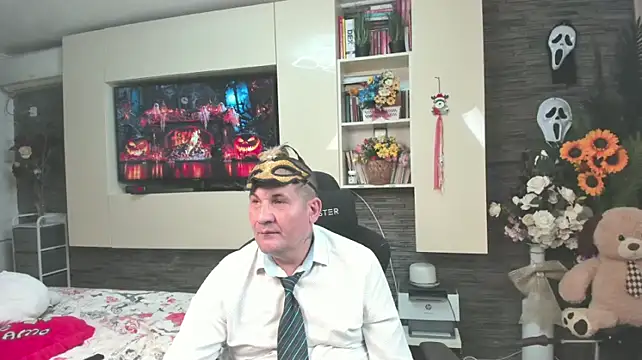 SpartacusDaddy48: онлайн-секс-чат