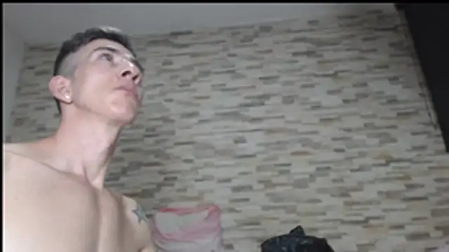 cameroncarter33 Adlı Modelin Canlı XXX Sohbeti