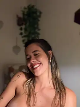 Emilia_BakerrのライブXXXチャット