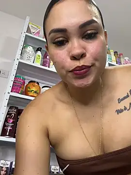 FOX_LATINAn Live XXX chat