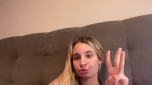 Alisia_blondkiss' Live XXX Chat