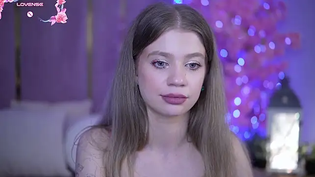 SunnyLay Adlı Modelin Canlı XXX Sohbeti