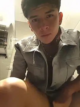 ZaneHoward 라이브 XXX 채팅