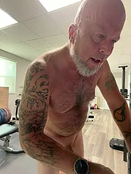 Chatroom XXX en direct de FitFloridaDaddy