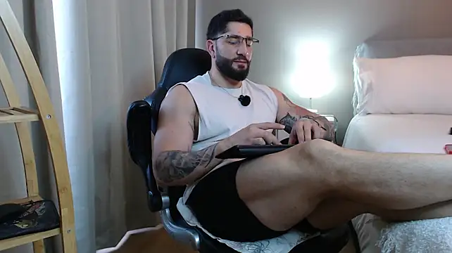 jonhklleyn Adlı Modelin Canlı XXX Sohbeti