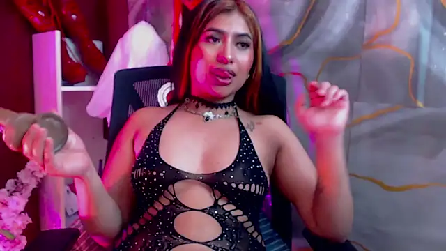 zaraywhitmore লাইভ XXX চ্যাট