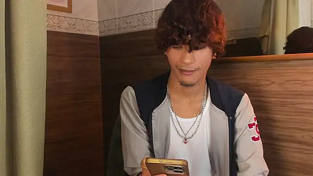 XXX chat uživo modela derek_blake