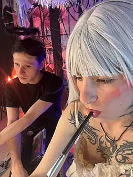 Lilith_X_Lucifer Chat XXX in diretta