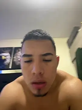 RoiberXXX_ 在線直播表演
