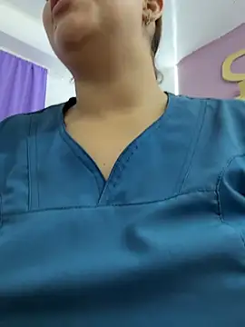 แชท XXX สดของ babysaritaa