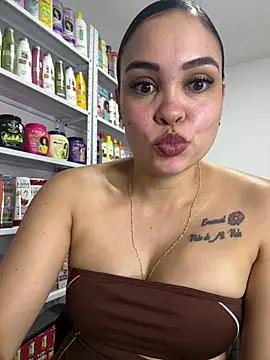 FOX_LATINAのライブXXXチャット