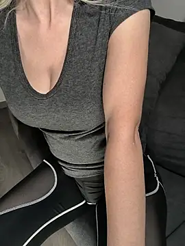 catblueeyes' Live XXX Chat
