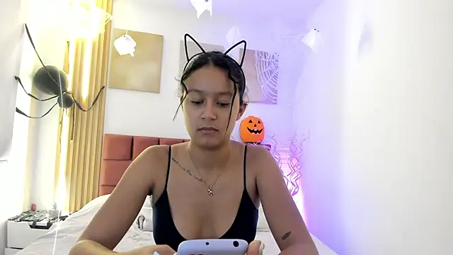 CataleiaLatinn Live XXX chat