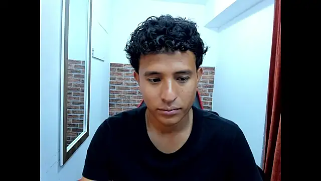 XXX chat uživo modela WIZARD-ALESSANDRO