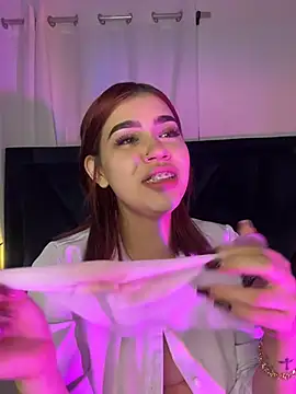 Lily_Woodz's Live XXX Chat
