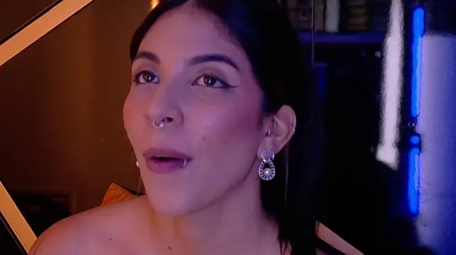 VioletaHills_'s Live XXX Chat
