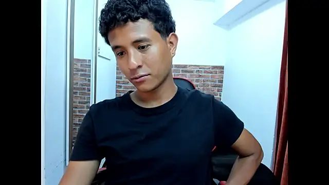 WIZARD-ALESSANDRO live XXX chat