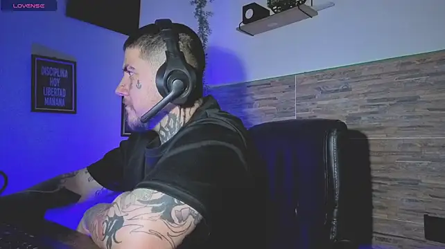 D3njig: онлайн-секс-чат
