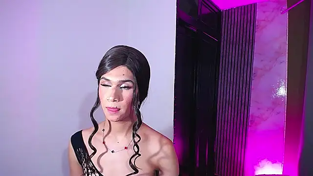 sofi_boll25 Adlı Modelin Canlı XXX Sohbeti