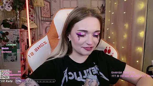 lucysussy Adlı Modelin Canlı XXX Sohbeti