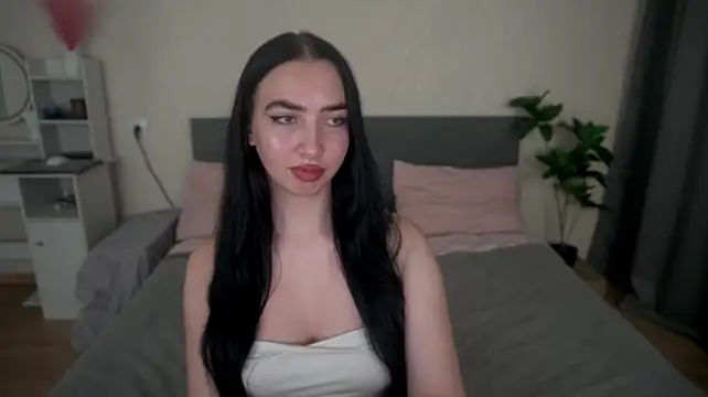 WildKittenX_ Adlı Modelin Canlı XXX Sohbeti