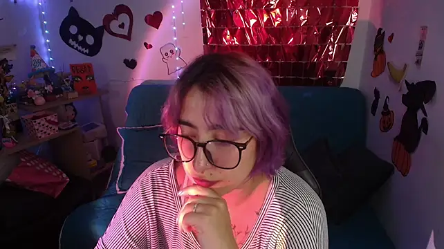 Miacatsito3's Live XXX Chat