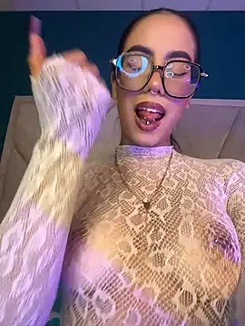 Chat XXX en directo de TopDollXXX