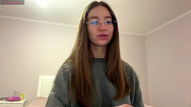 _EmberFamn's Live XXX Chat