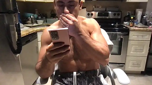 BigGuyMuscleのライブXXXチャット