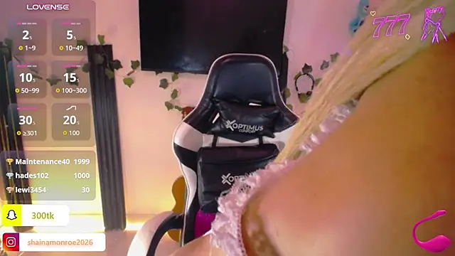 Chat XXX en directo de ShainaMonroe