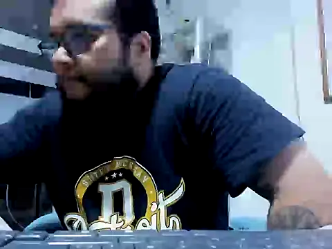 VINCEDMAGLIOO Live XXX-Chat