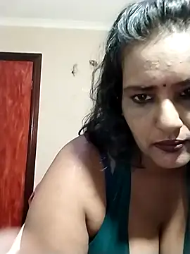 Foxybaby420 现场XXX聊天
