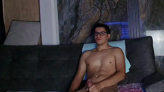 Chat +18 de Luke_Conorr ao vivo